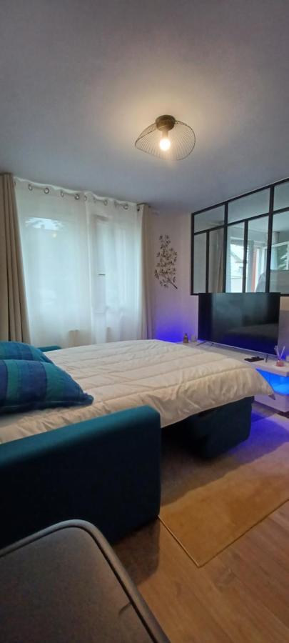 Le Pourpre Apartment Chelles  Ngoại thất bức ảnh